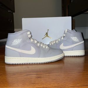 Nike air Jordan one atmosphere gray